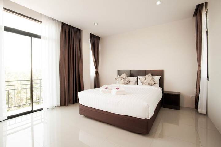 Room 3 of 20