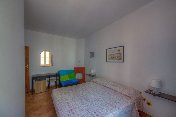 Room 15 of 48
