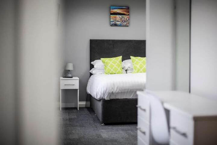 Room 6 of 37