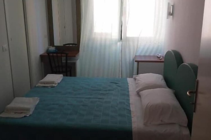 Room 3 of 57