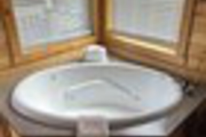 Hot Tub 278 of 390