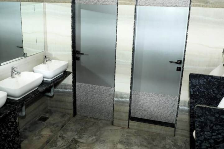 Room 14 of 27