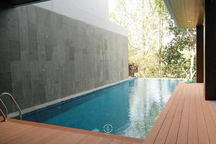 Pool 36 of 48