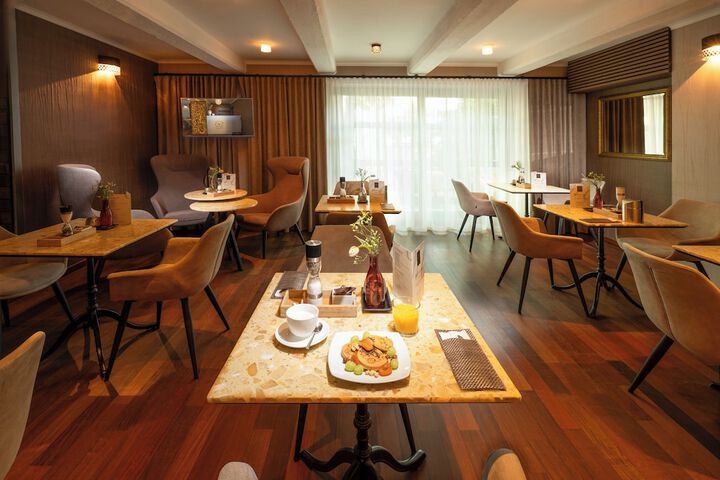 Dining Photos