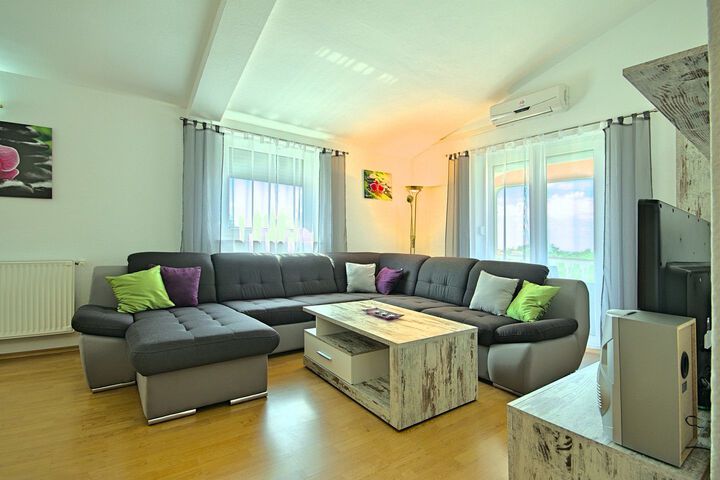 Room 15 of 46
