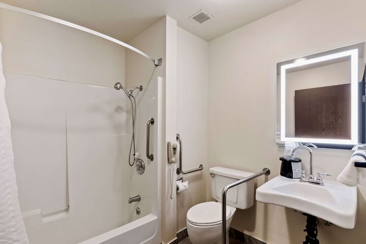 Room 25 of 34