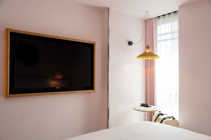 Room 13 of 192