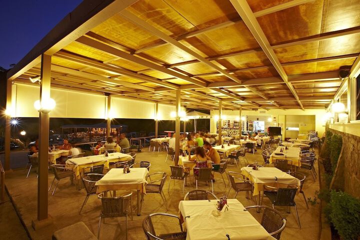 Dining Photos