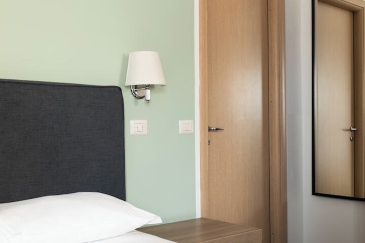Room 21 of 47