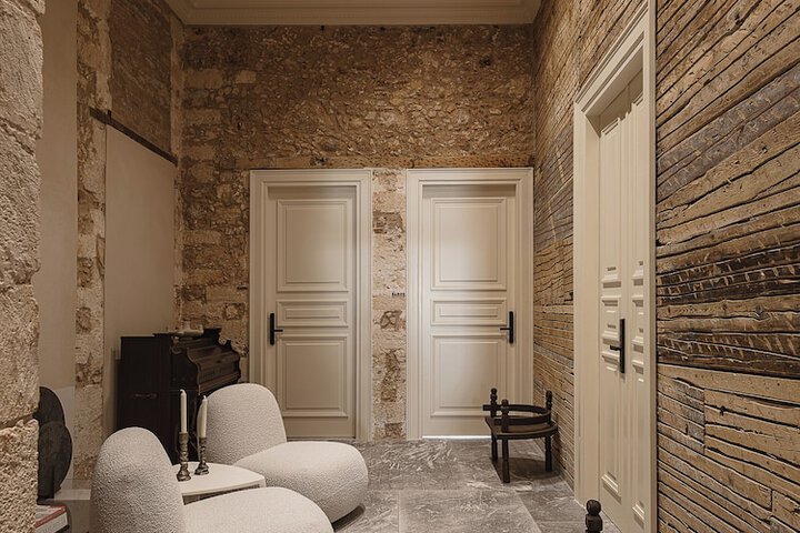 Ballroom/Hall 73 of 79