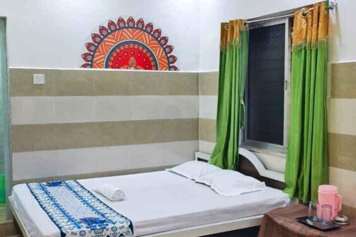 Room 8 of 14