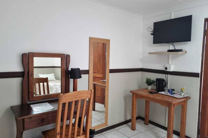 Room 22 of 101