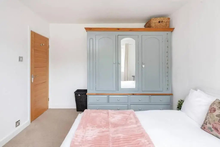 Room 2 of 14
