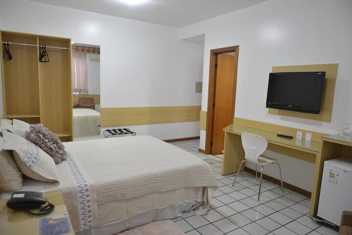Room 10 of 28