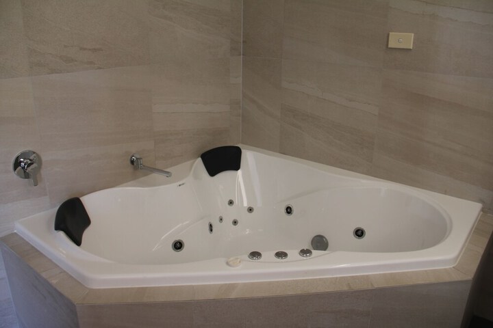 Hot Tub 46 of 65