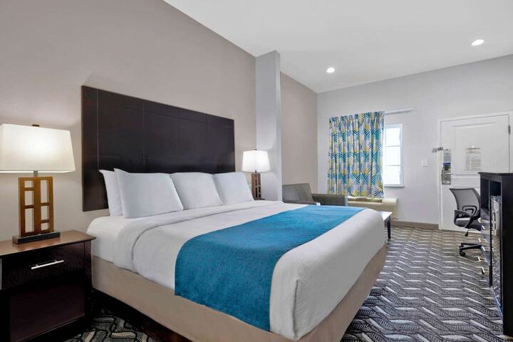 Room 13 of 26