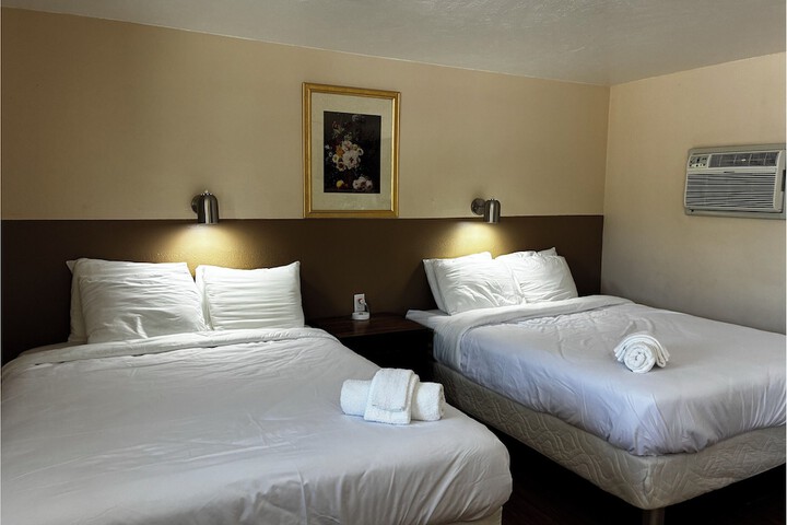 Room 6 of 19