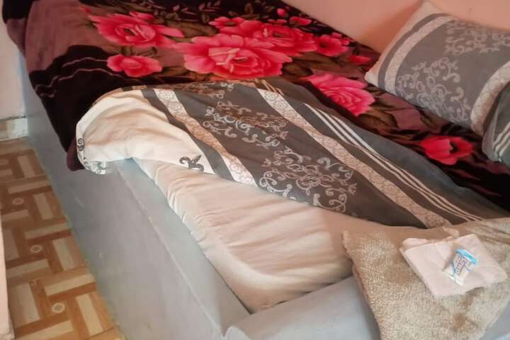 Room 4 of 12