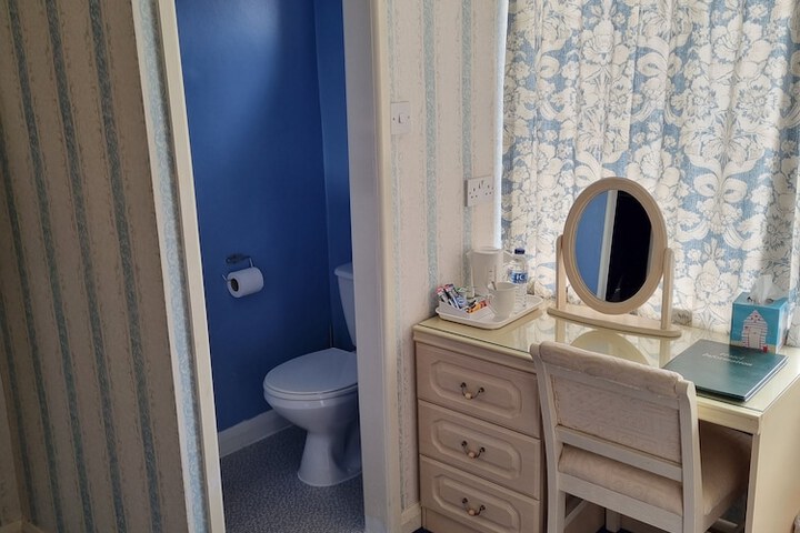 Room 144 of 184