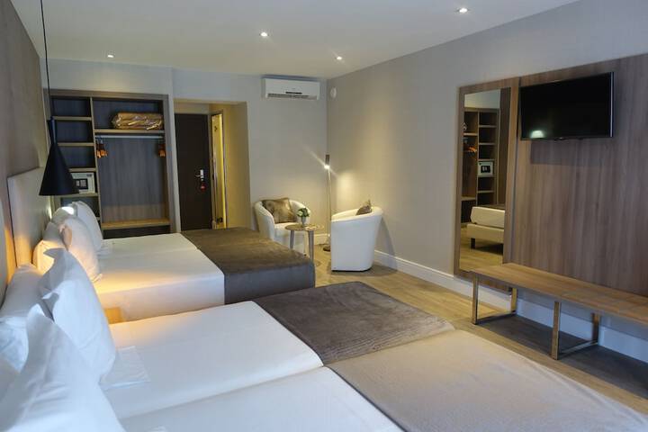 Room 4 of 51