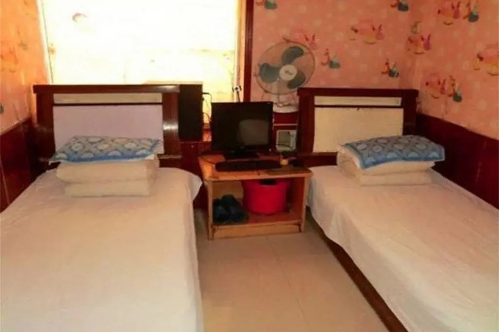 Room 9 of 10