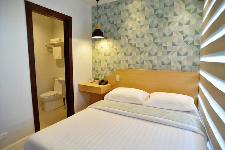 Room 4 of 42