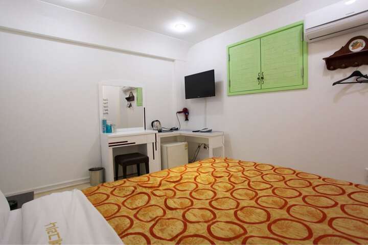 Room 11 of 29