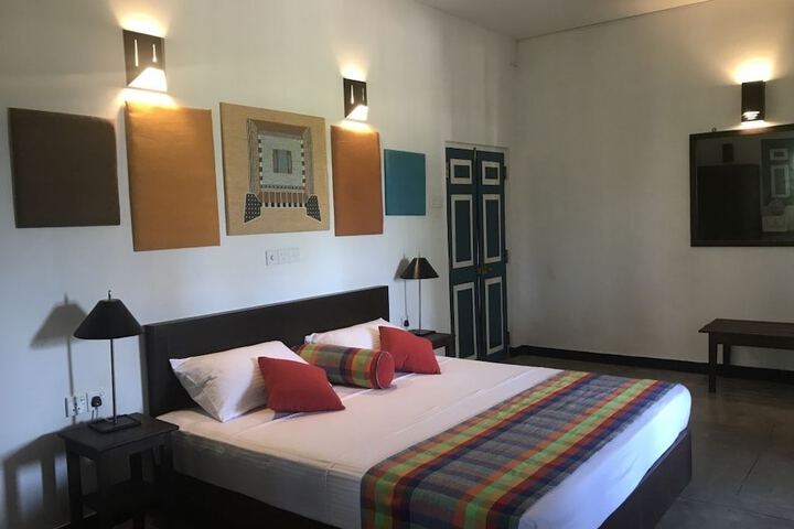 Room 12 of 26