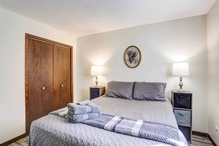 Room 2 of 17