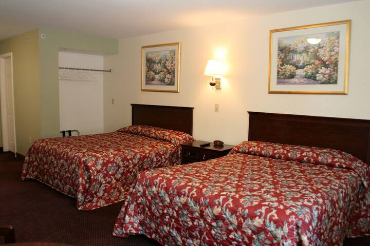 Room 6 of 106