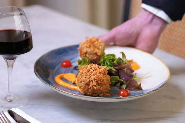 Dining 75 of 168