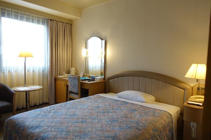 Room 13 of 43
