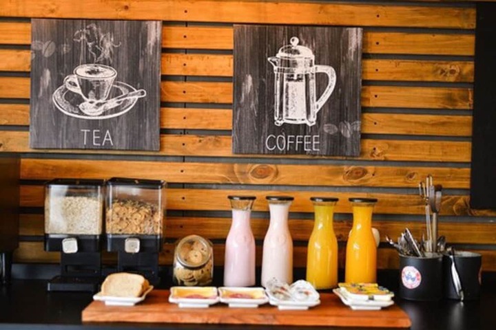 Breakfast/Coffee Service 36 of 57