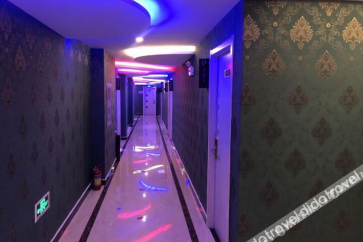 Hotel Interior 12 of 32
