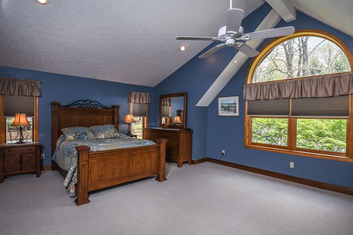 Room 3 of 16