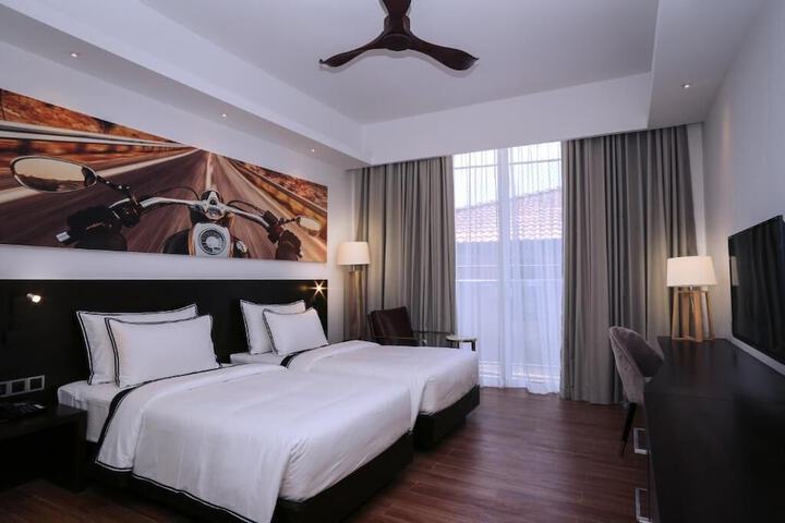 Room 16 of 35