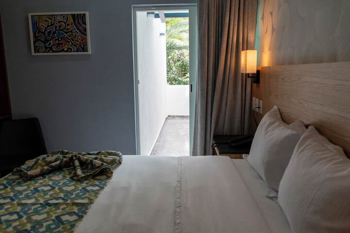 Room 20 of 33
