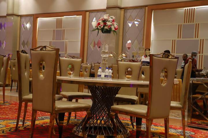 Dining 20 of 34