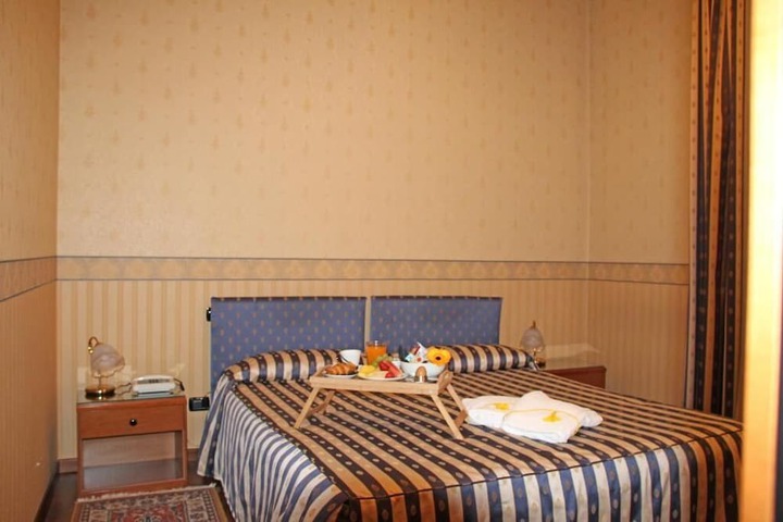 Room 11 of 40