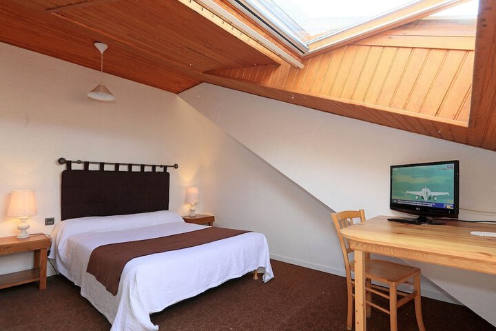 Room 6 of 19