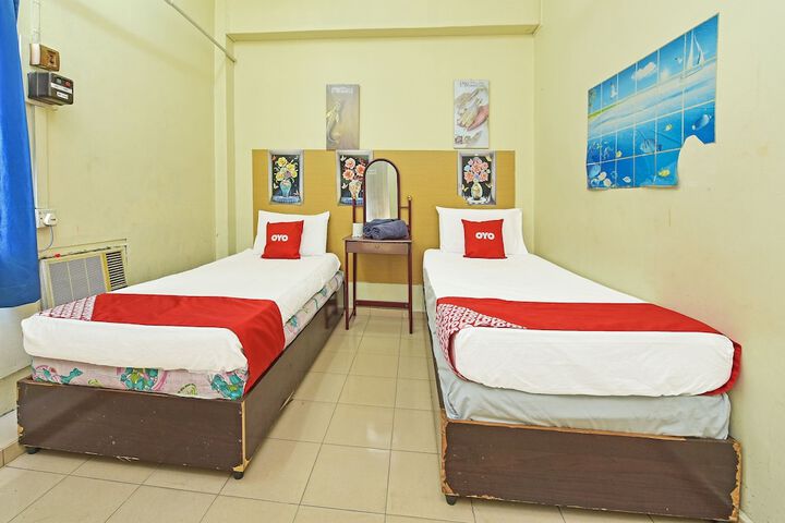 Room 33 of 43