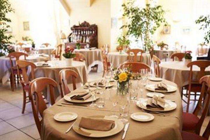 Dining 5 of 39