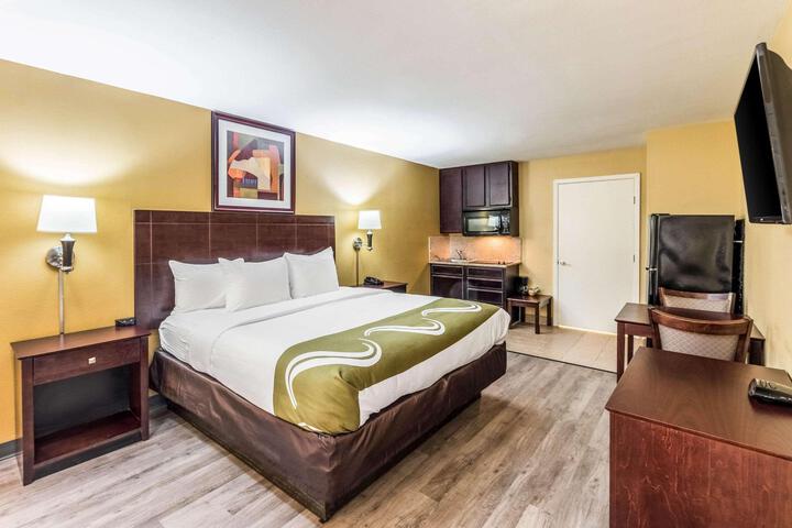1 King Bed (9 of 9)