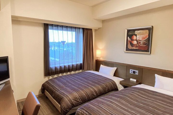 Room 8 of 27