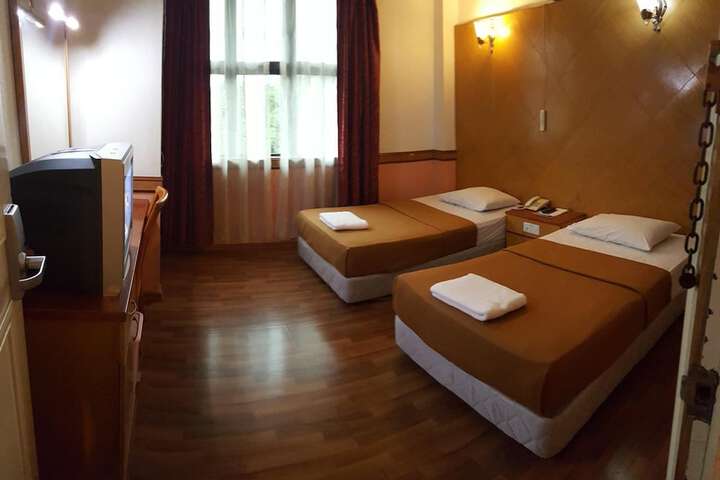 Room 16 of 48