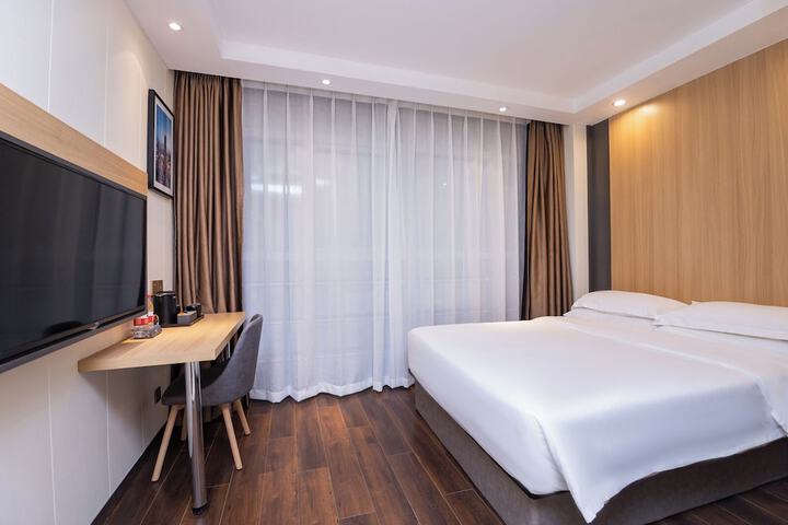 Room 18 of 49