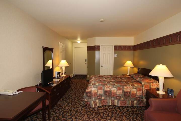 Room 9 of 36