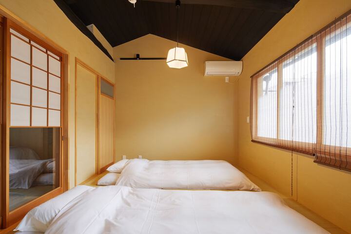 Room 6 of 34
