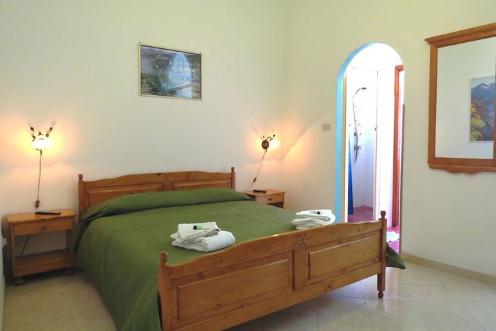 Room 32 of 107