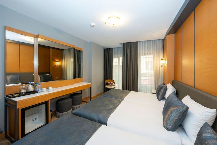 Room 43 of 144